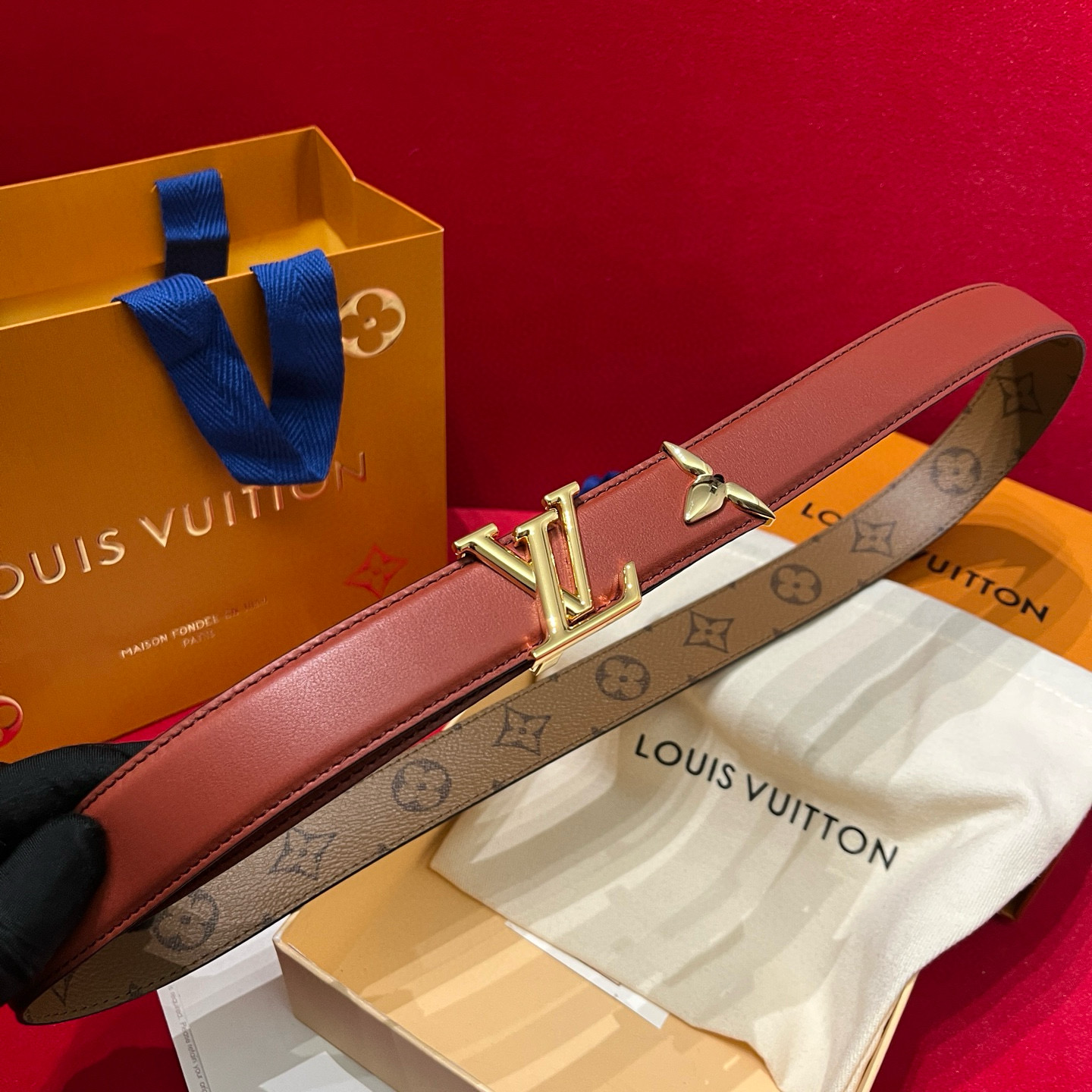 Louis Vuitton Pretty Lv 30 mm Reversible Belt