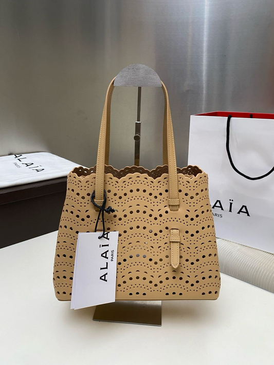 Alaia Mina 25 Bag