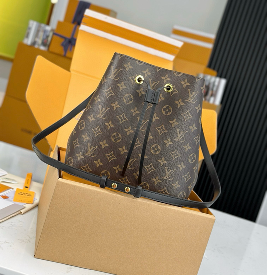 Louis Vuitton NeoNoe MM