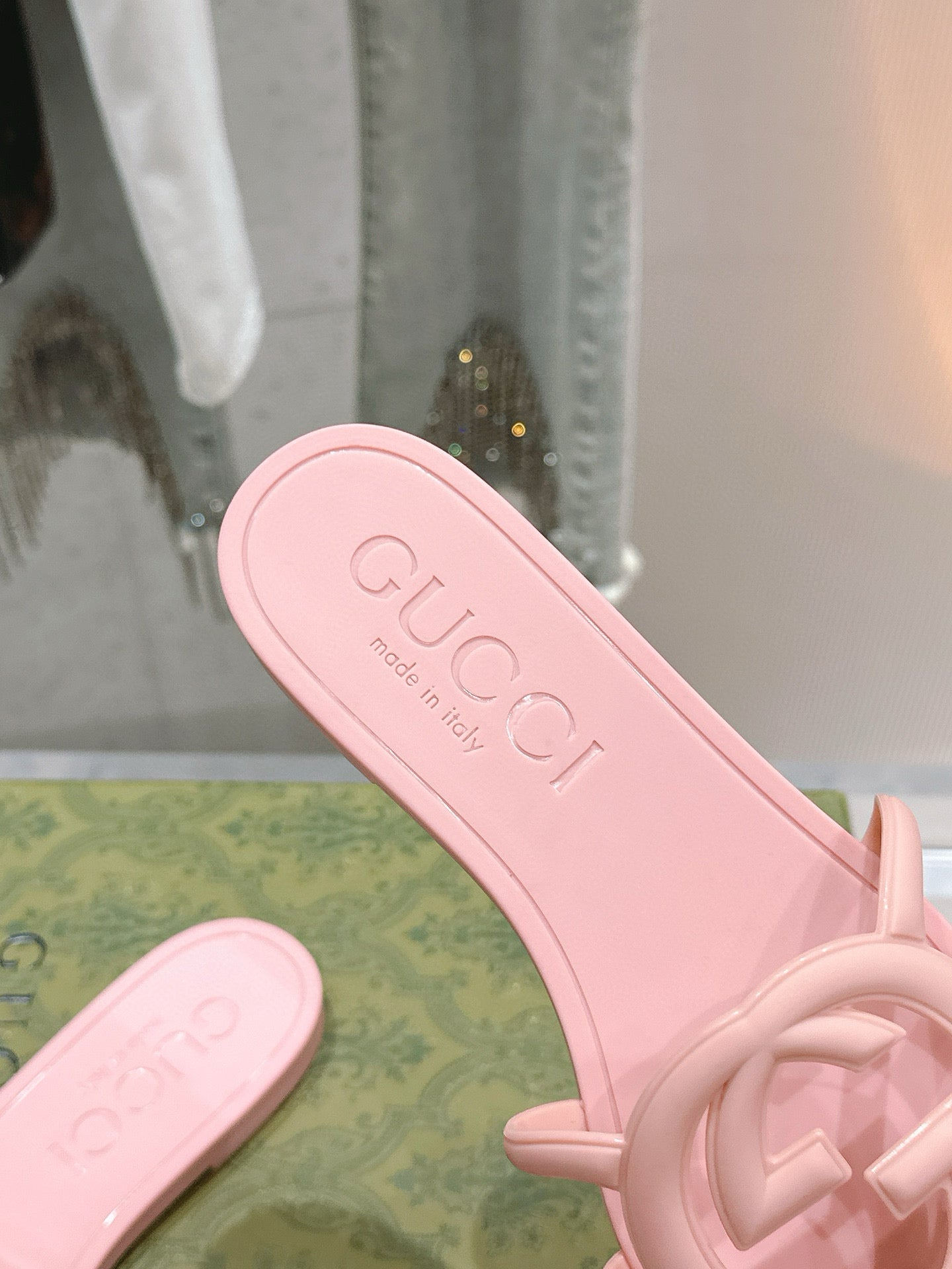 Interlocking G Slide Sandal