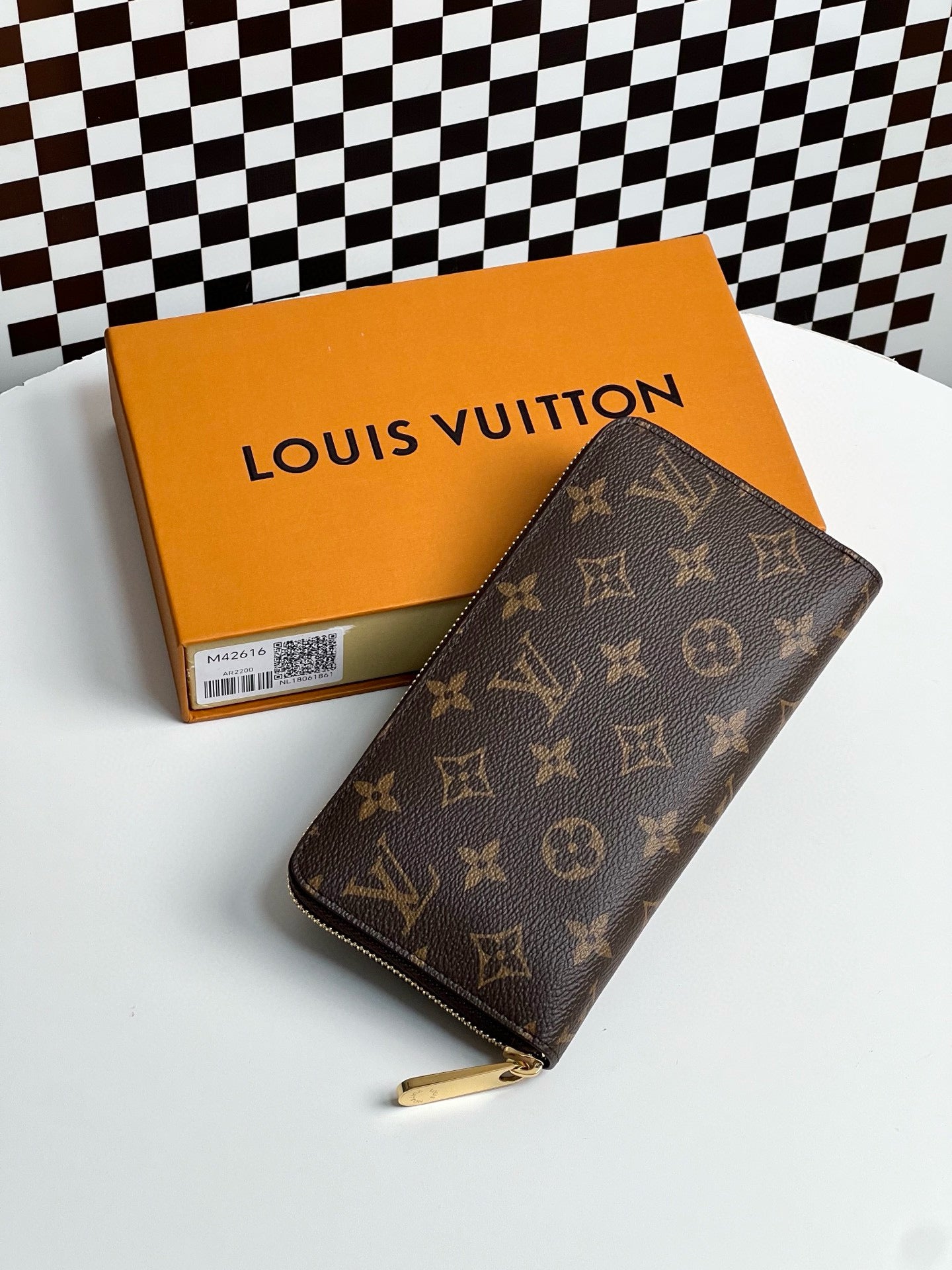 Louis Vuitton Zippy Wallet
