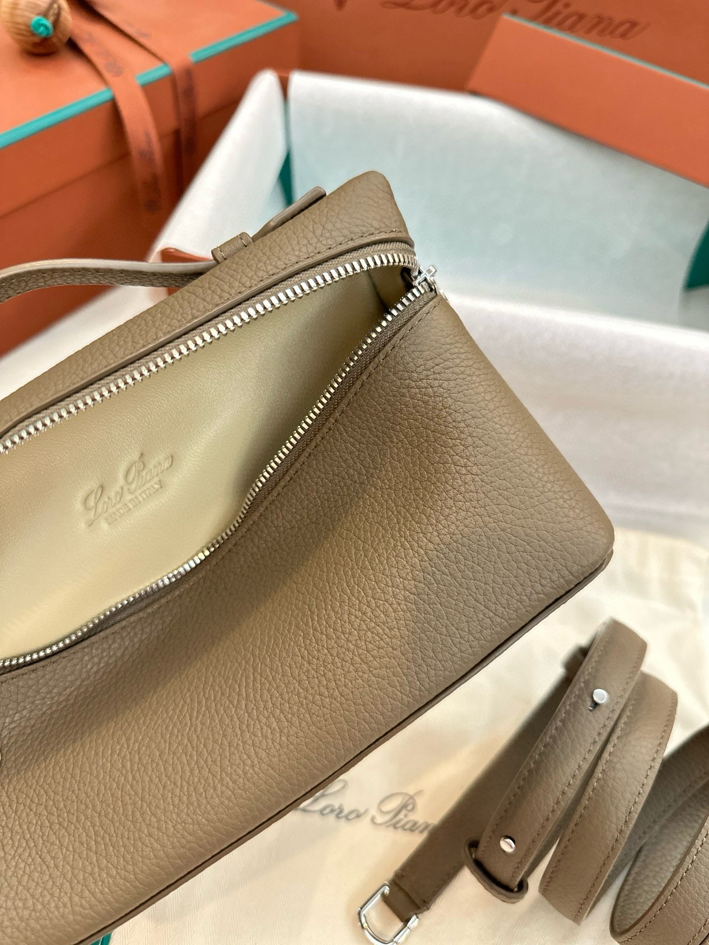 Loro Piana Extra Pocket L19