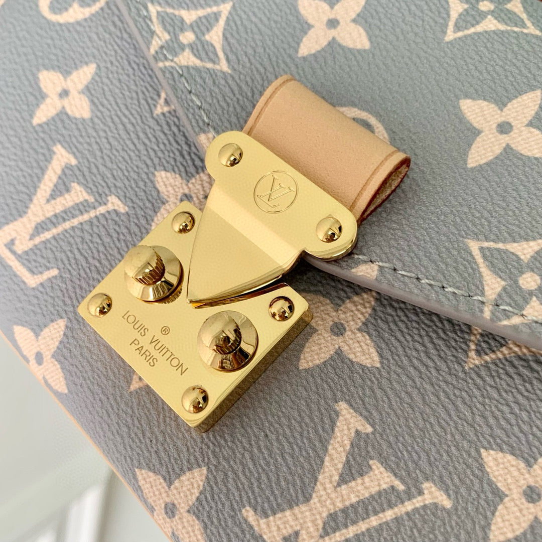 Louis Vuitton Pochette Mesit East West
