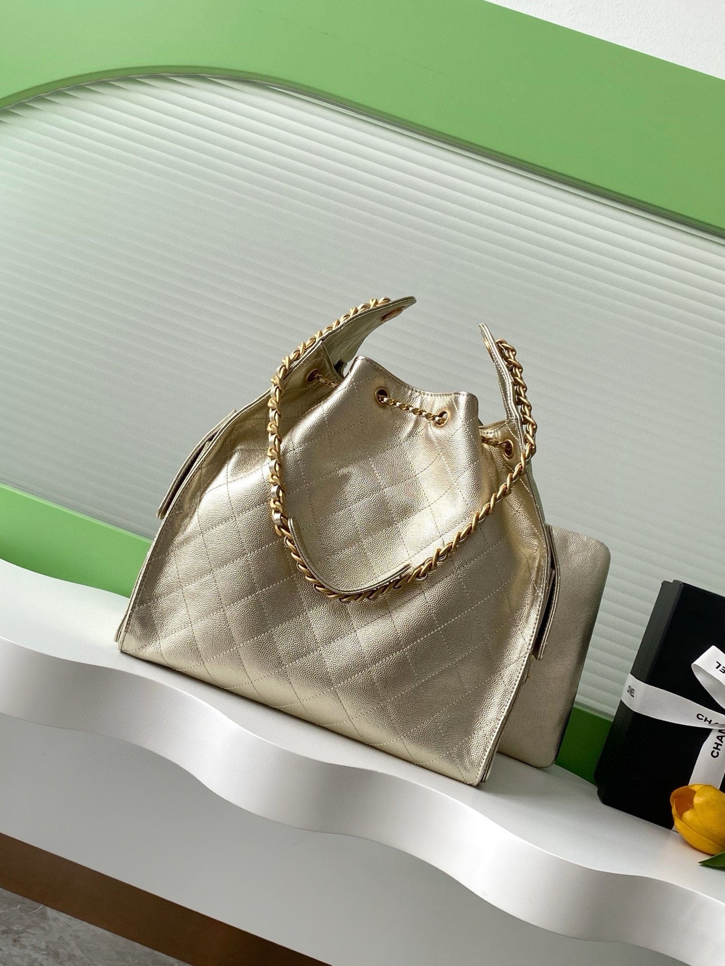 Large 25 Handbag