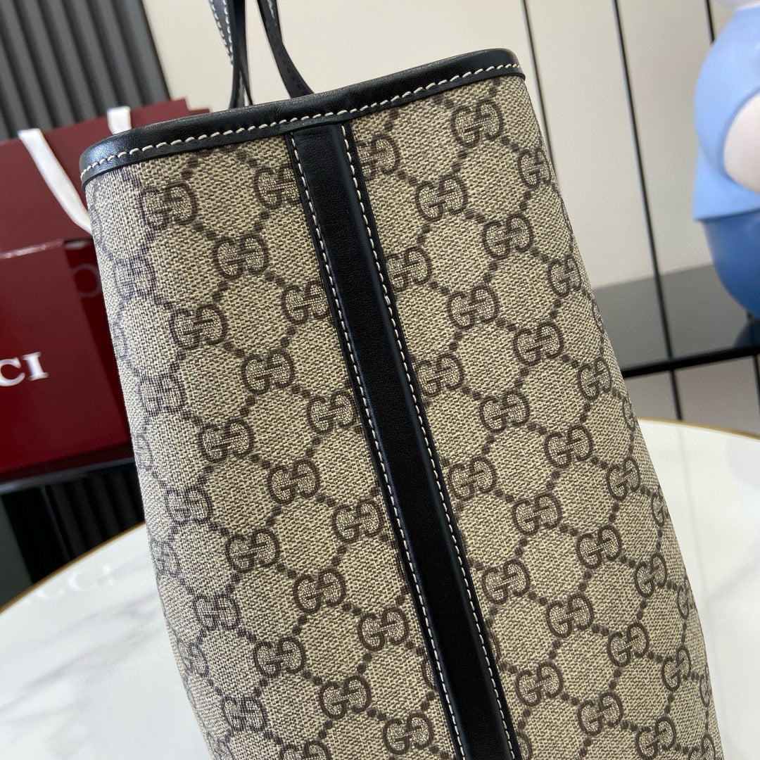Gucci Emblem Medium Tote Bag