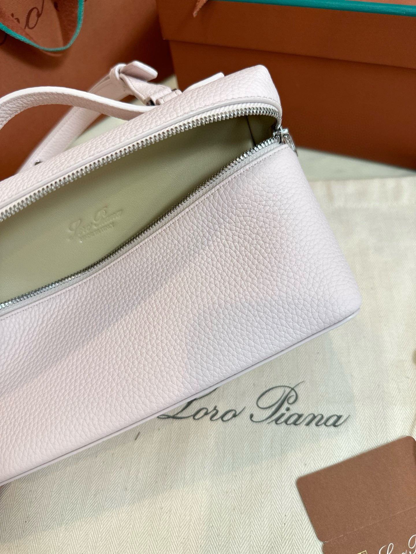 Loro Piana Extra Pocket L19