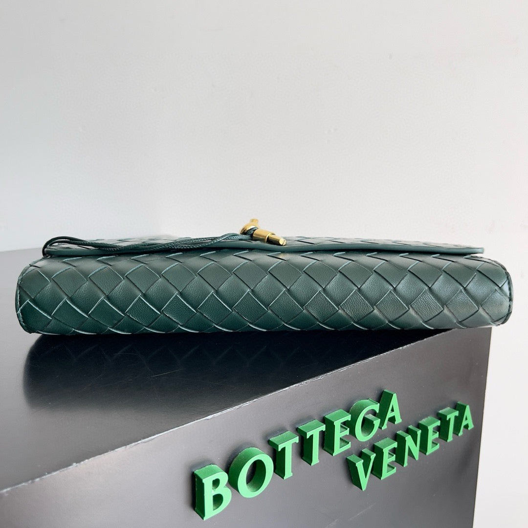 Bottega Veneta Andiamo Clutch