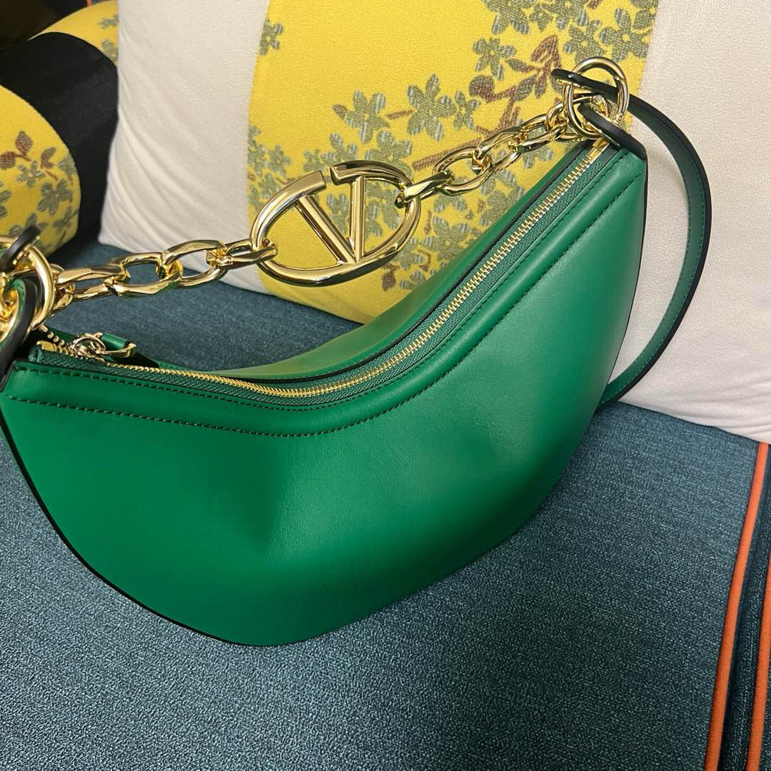 Valentino Vlogo Moon