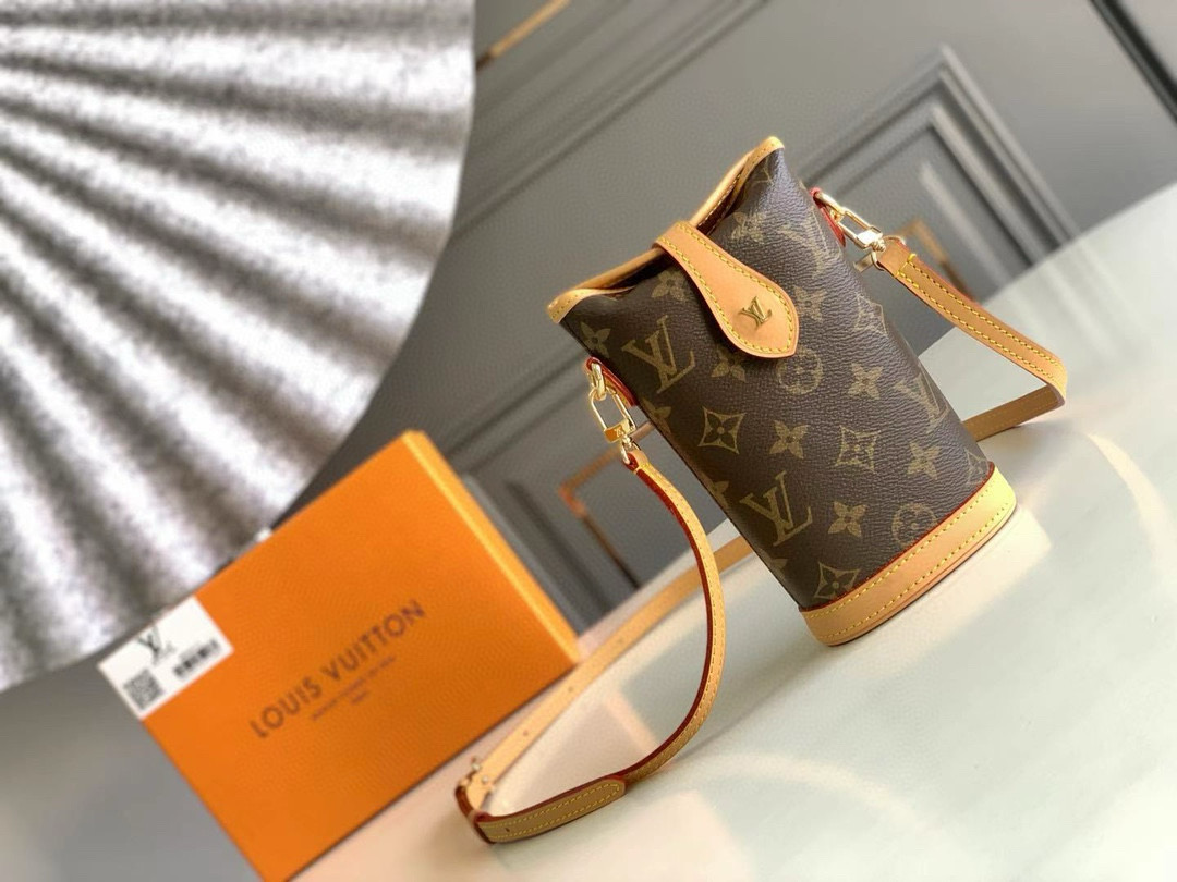 Louis Vuitton Fold Me Pouch