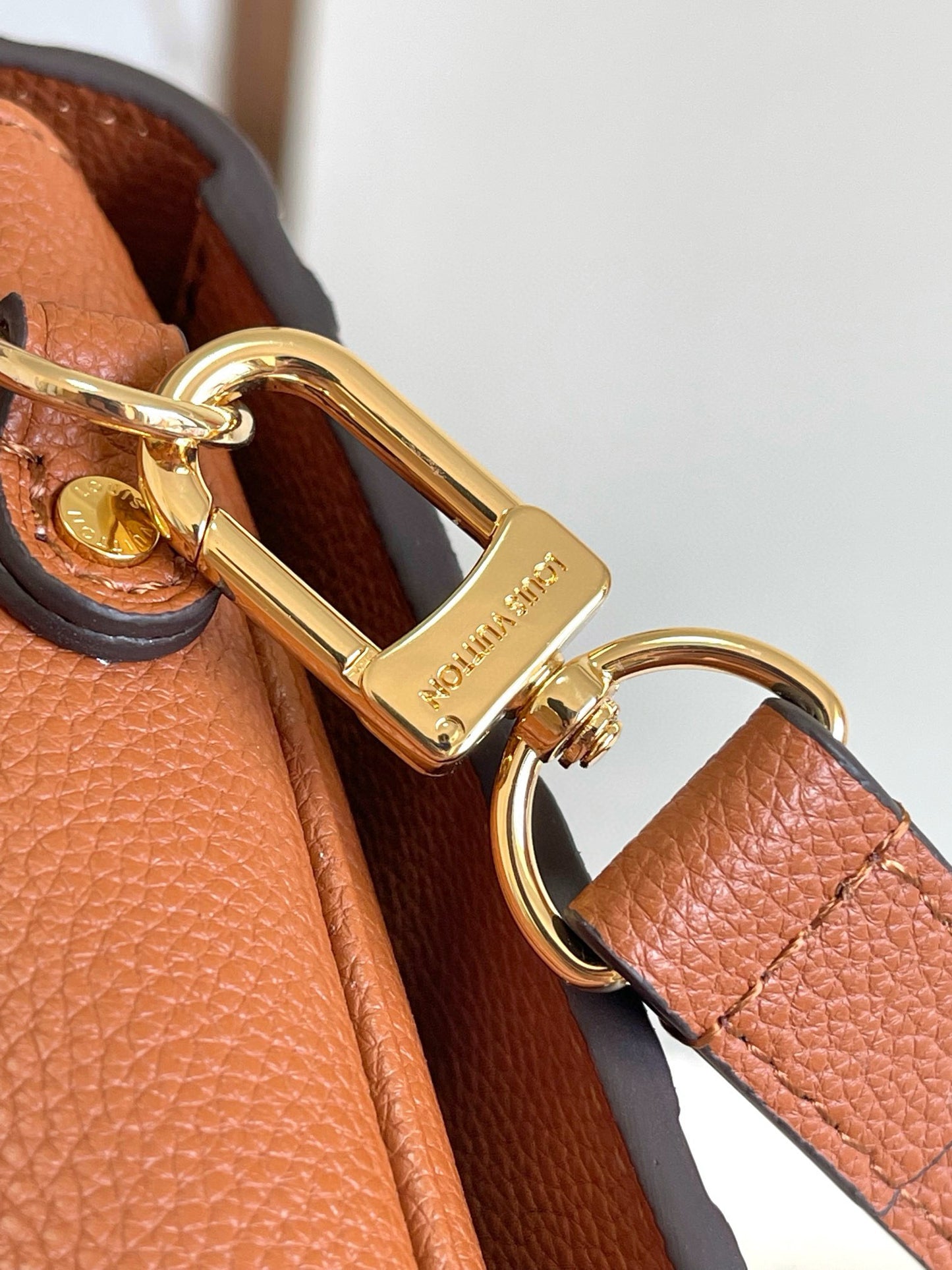 Louis Vuitton Pochette Metis