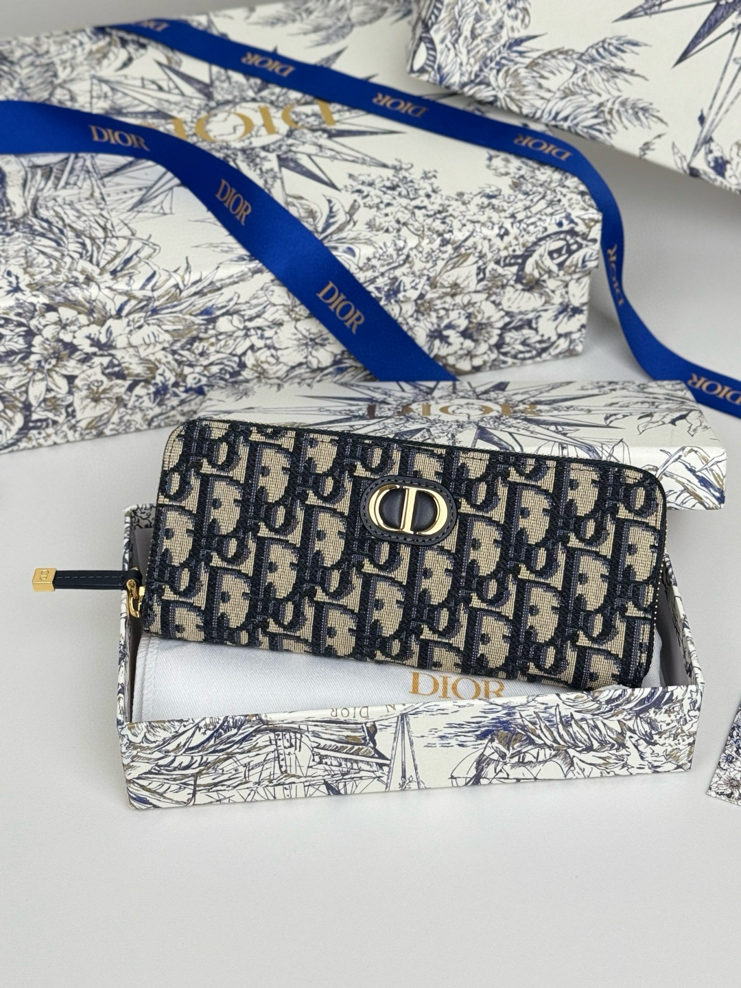 Christian Dior Voyageur Slim Wallet