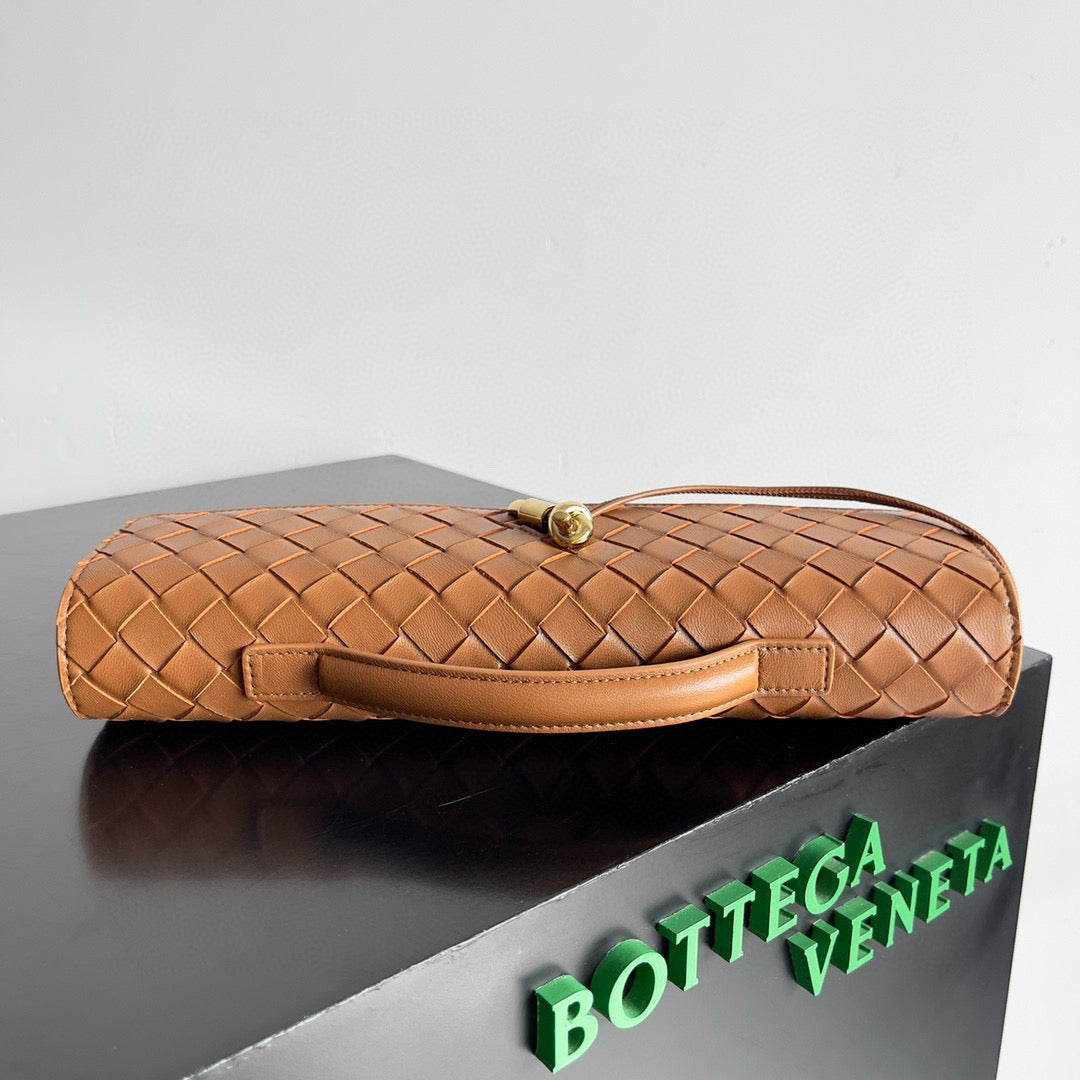 Bottega Veneta Andiamo Clutch