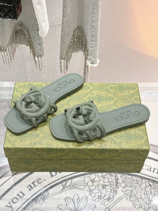 Interlocking G Slide Sandal