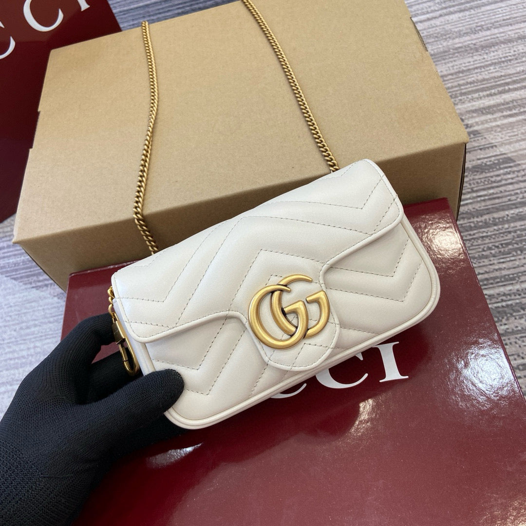 Gucci GG Marmont Super Mini