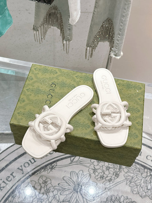 Interlocking G Slide Sandal