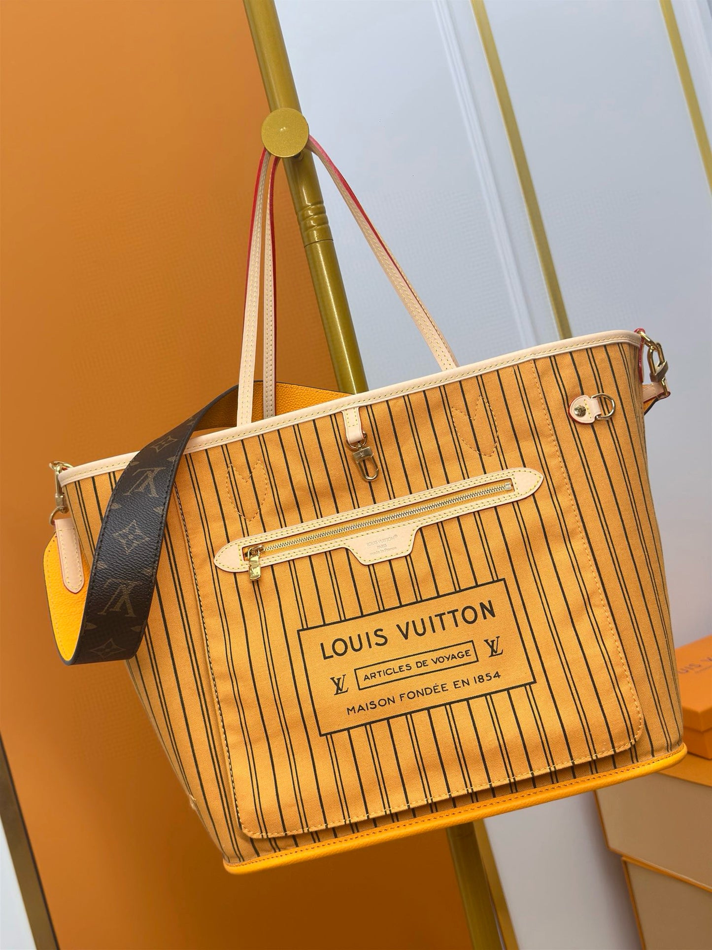 Louis Vuitton Neverfull Bandouliere Inside Out MM