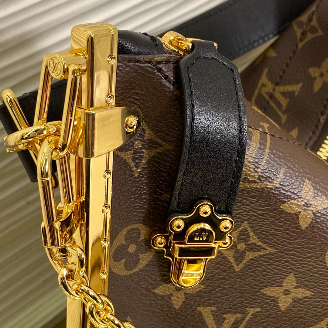 Louis Vuitton Lucky Trunk