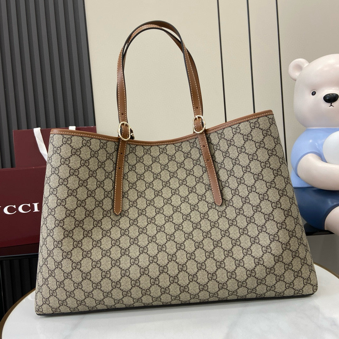 Gucci Emblem Medium Tote Bag