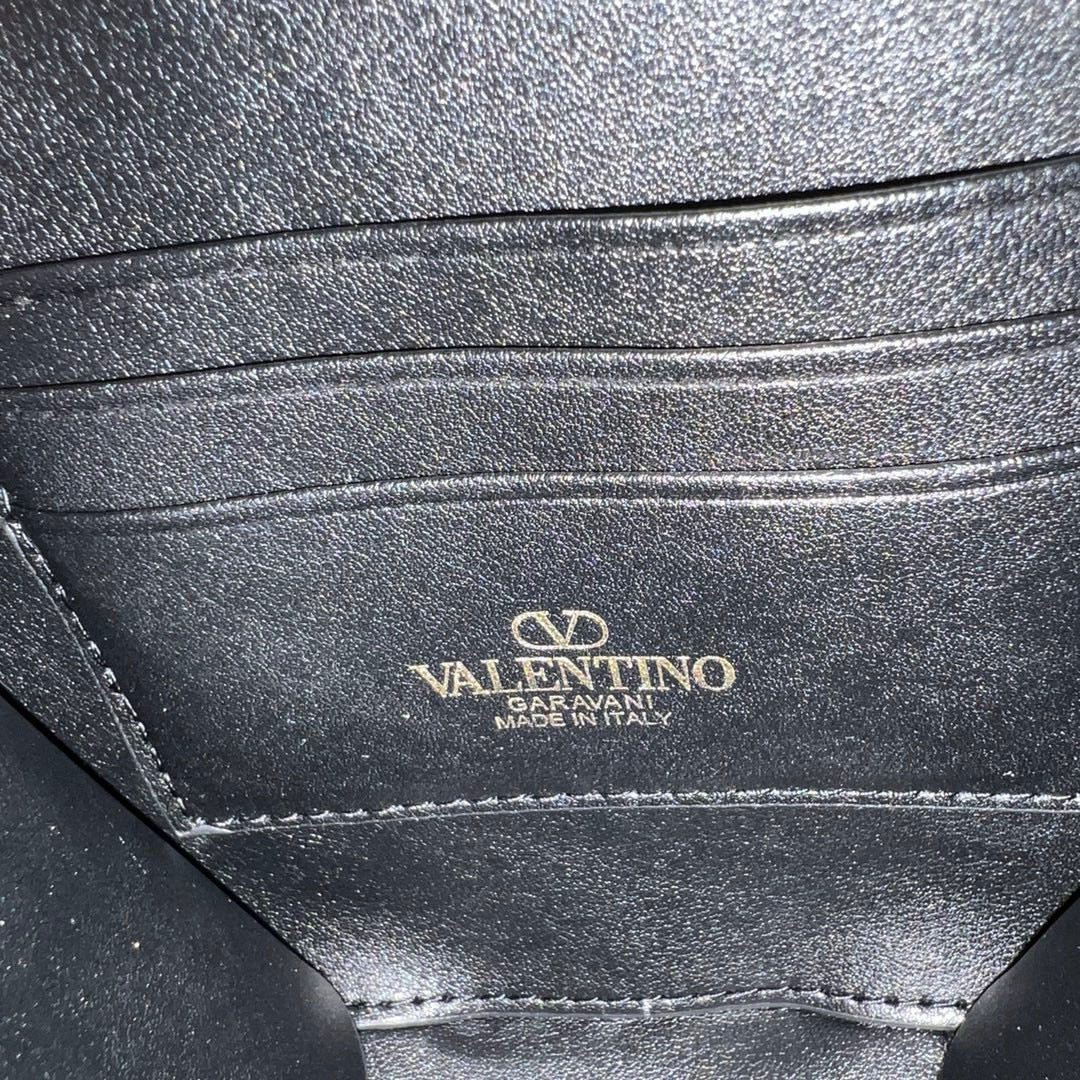 Valentino Vlogo