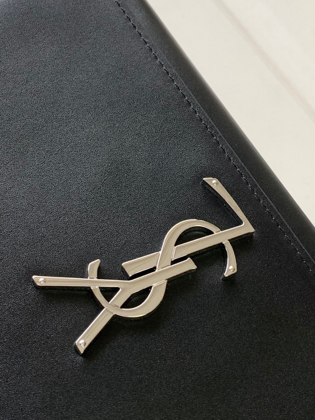 Yves Saint Laurent Kate Medium