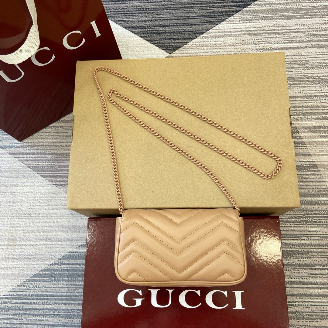 Gucci GG Marmont Super Mini