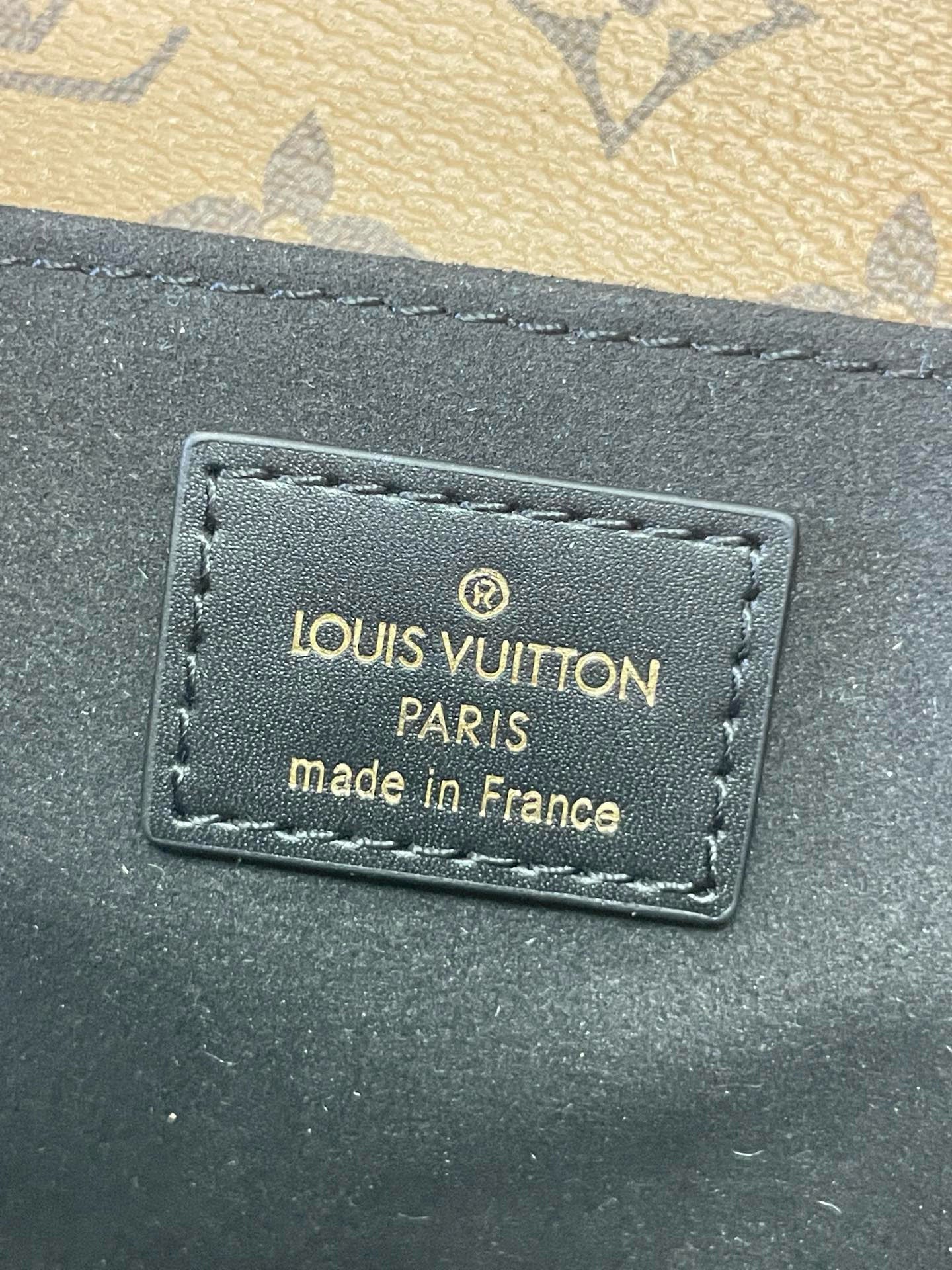 Louis Vuitton Pochette Metis East West