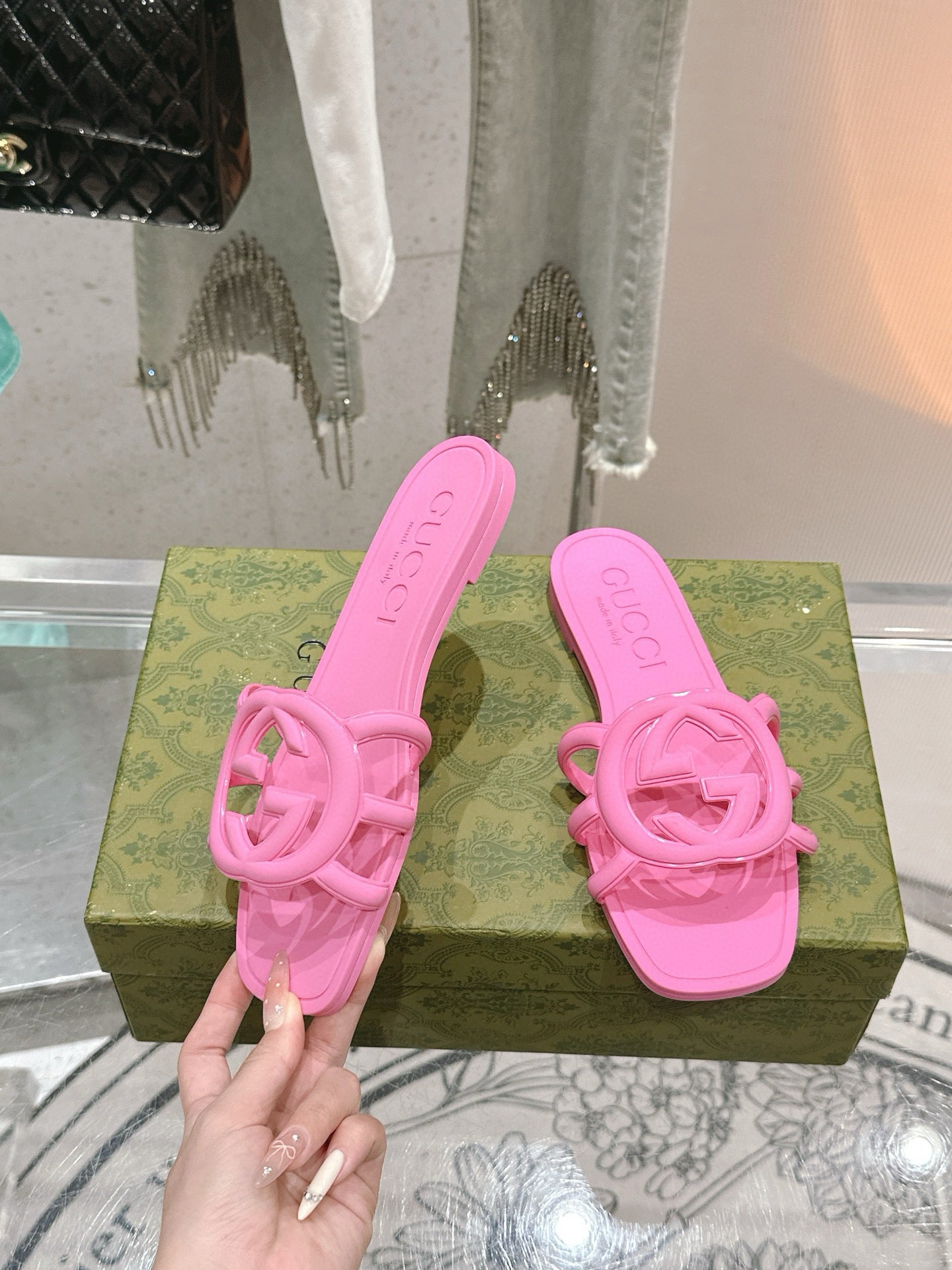 Interlocking G Slide Sandal