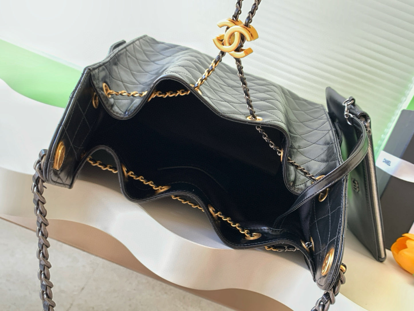 Large 25 Handbag