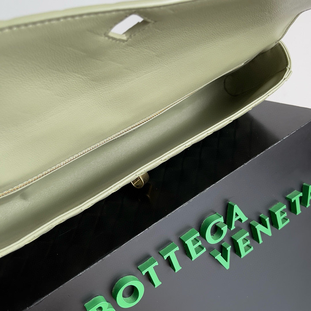 Bottega Veneta Andiamo Clutch