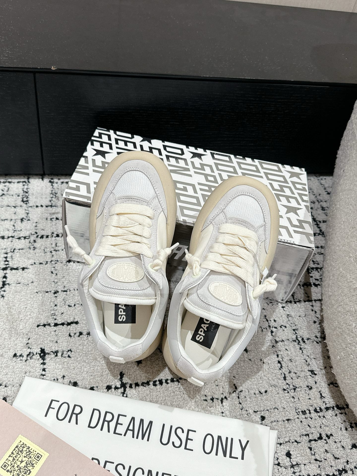 Golden Goose Sneaker