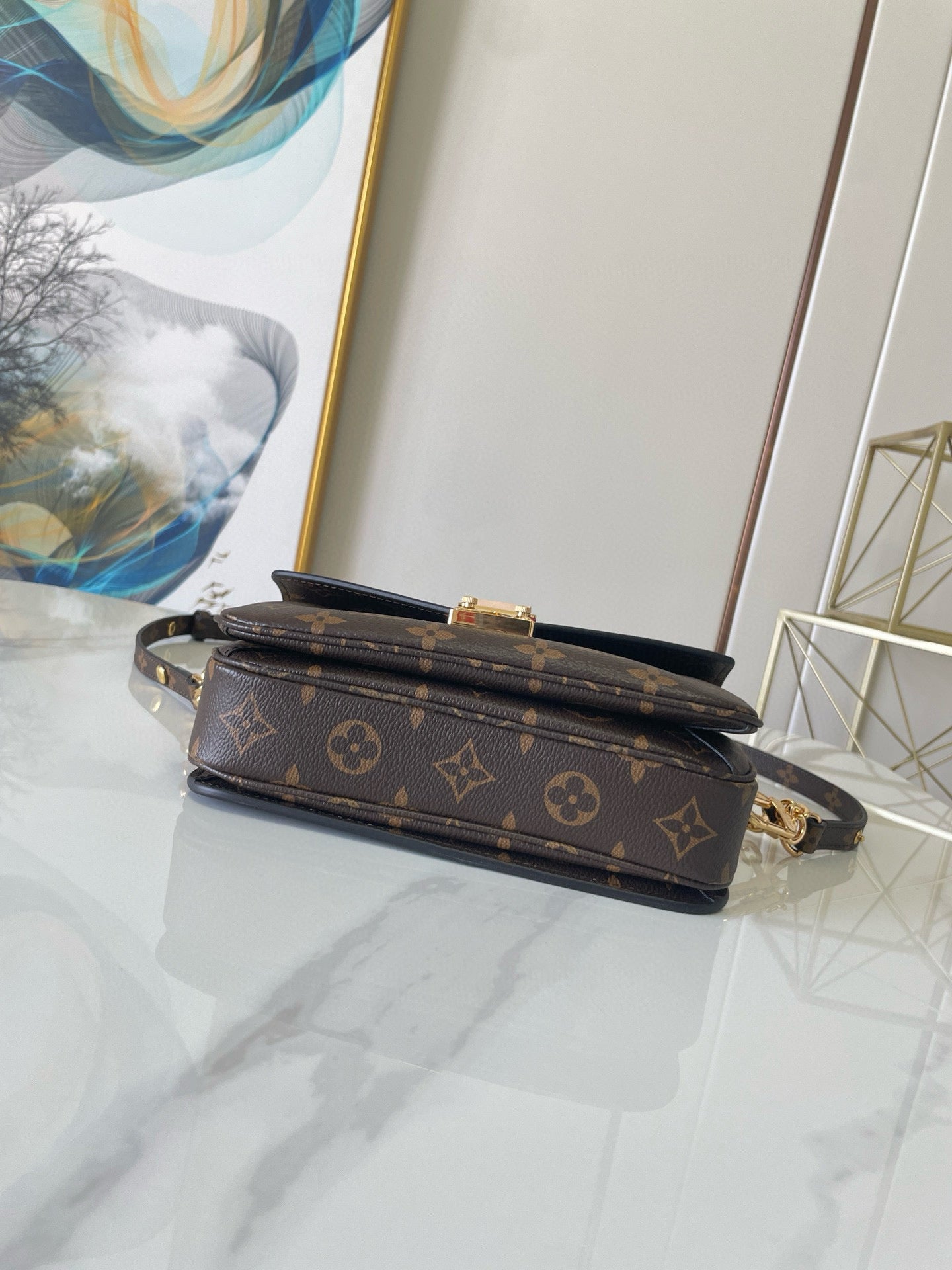 Louis Vuitton Pochette Metis East West