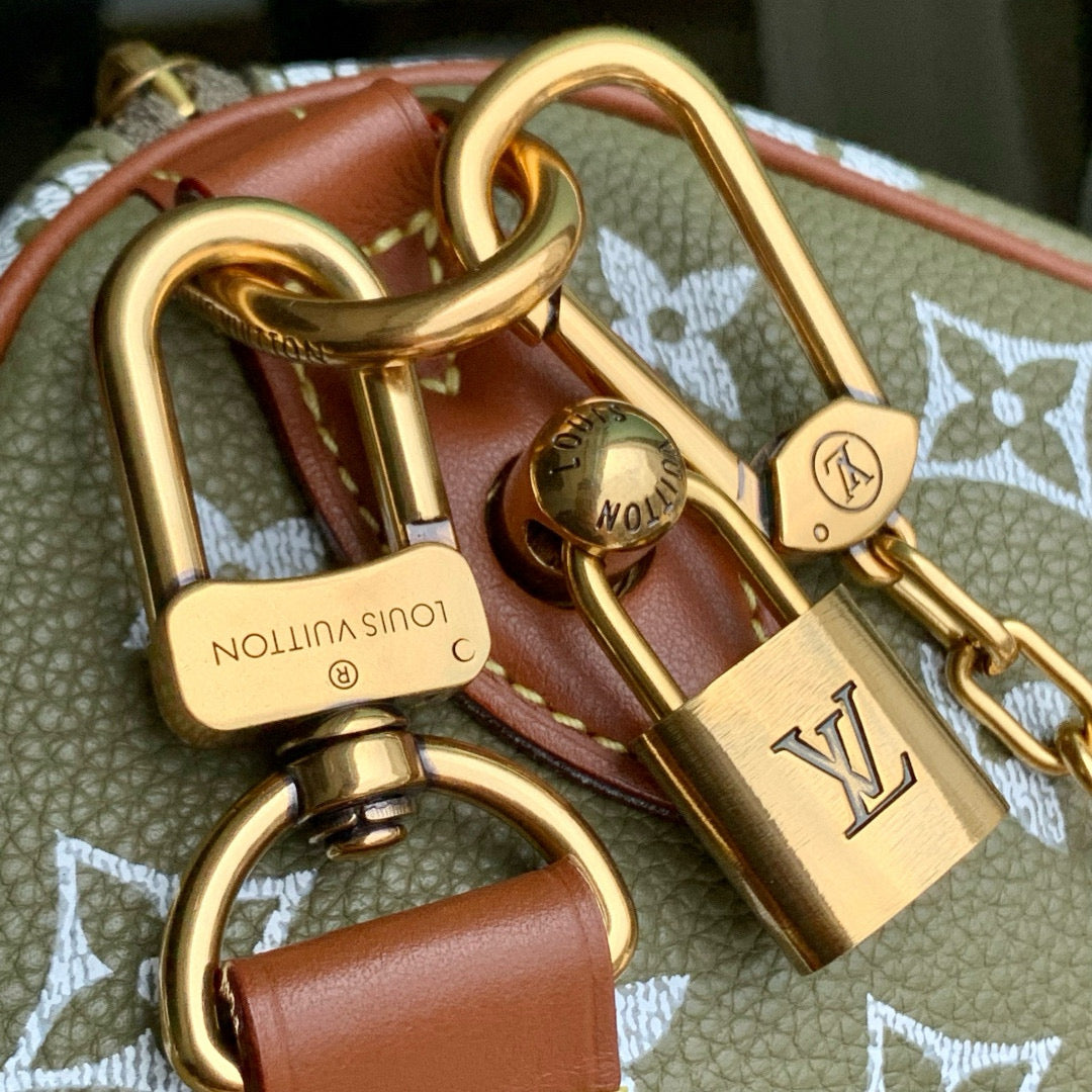 Louis Vuitton Speedy P9 Bandouliere  30