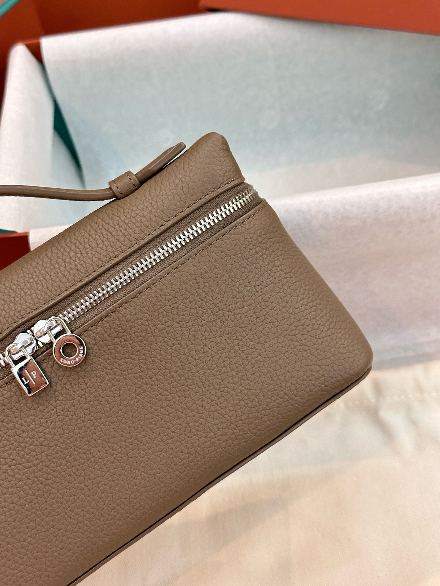 Loro Piana Extra Pocket L19