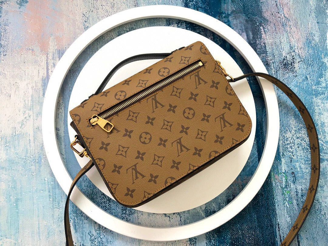Louis Vuitton Pochette Metis