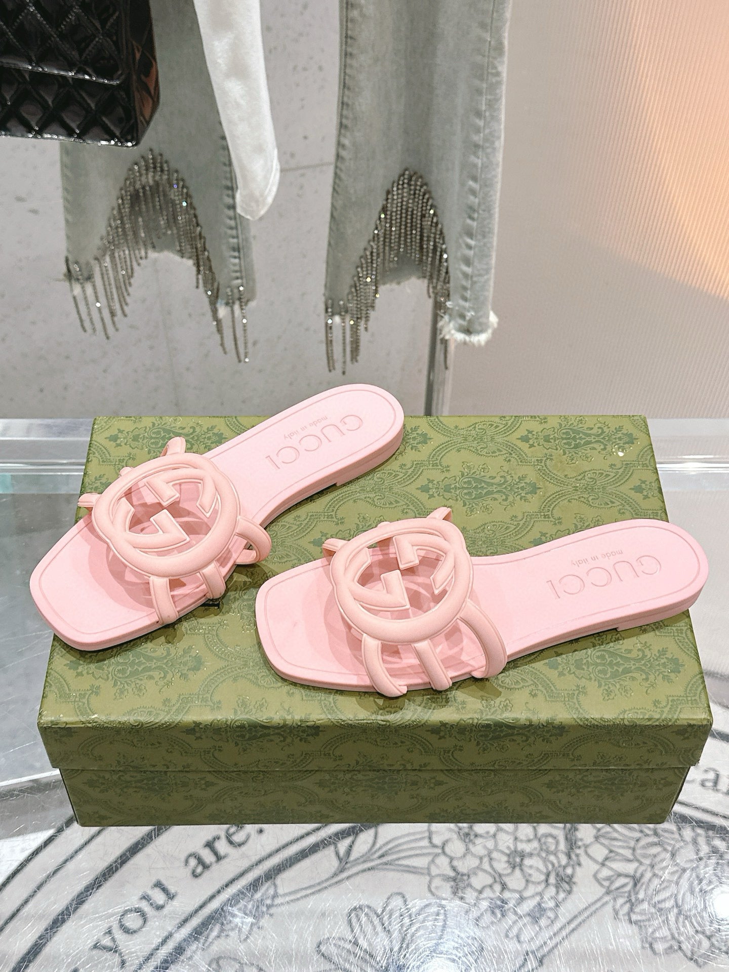 Interlocking G Slide Sandal