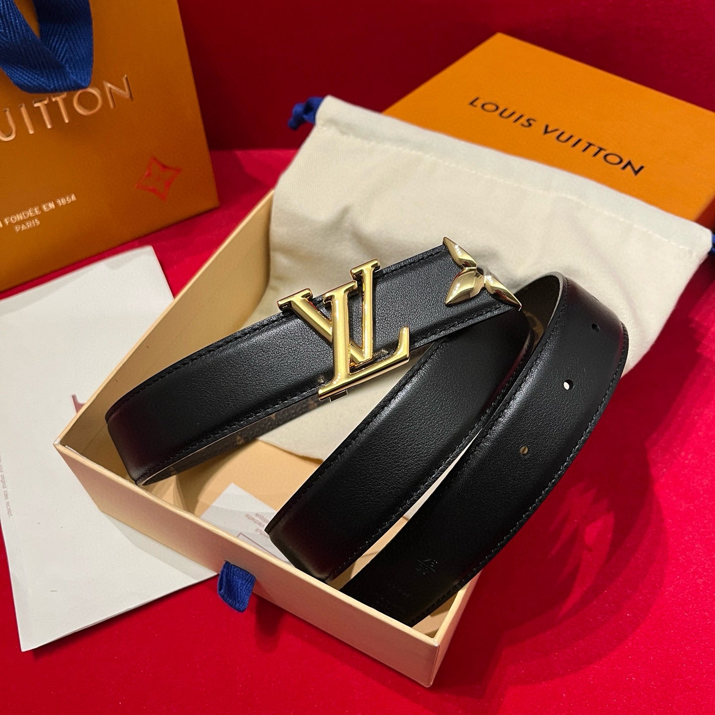 Louis Vuitton Pretty Lv 30 mm Reversible Belt