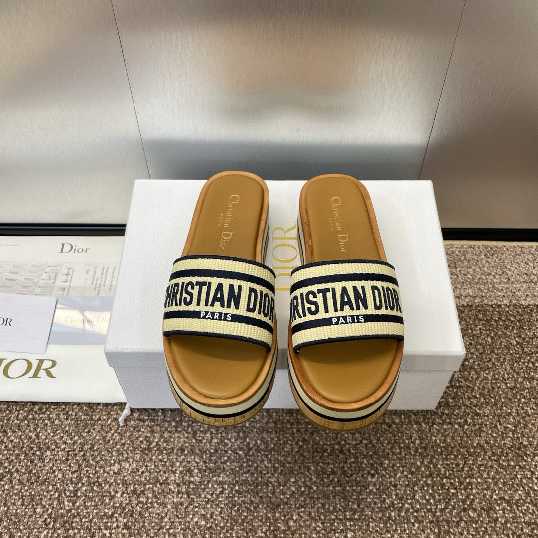 CD Ivıeta Dway Slide