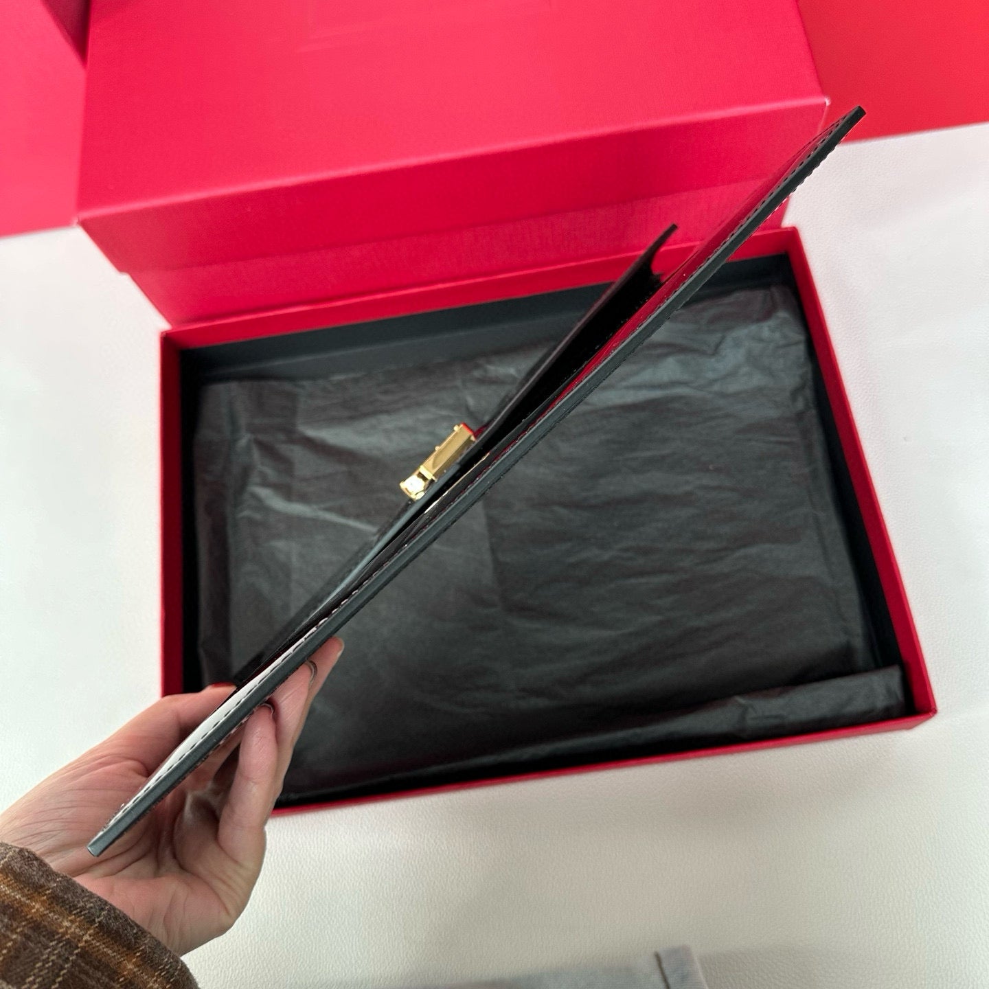 Yves Saint Laurent Uptown Pouch In Patent Leather