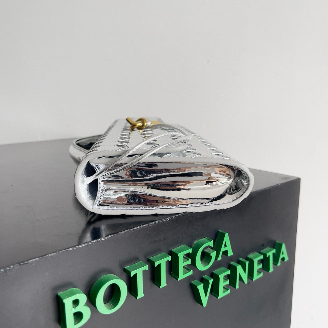 Bottega Veneta Andiamo Clutch