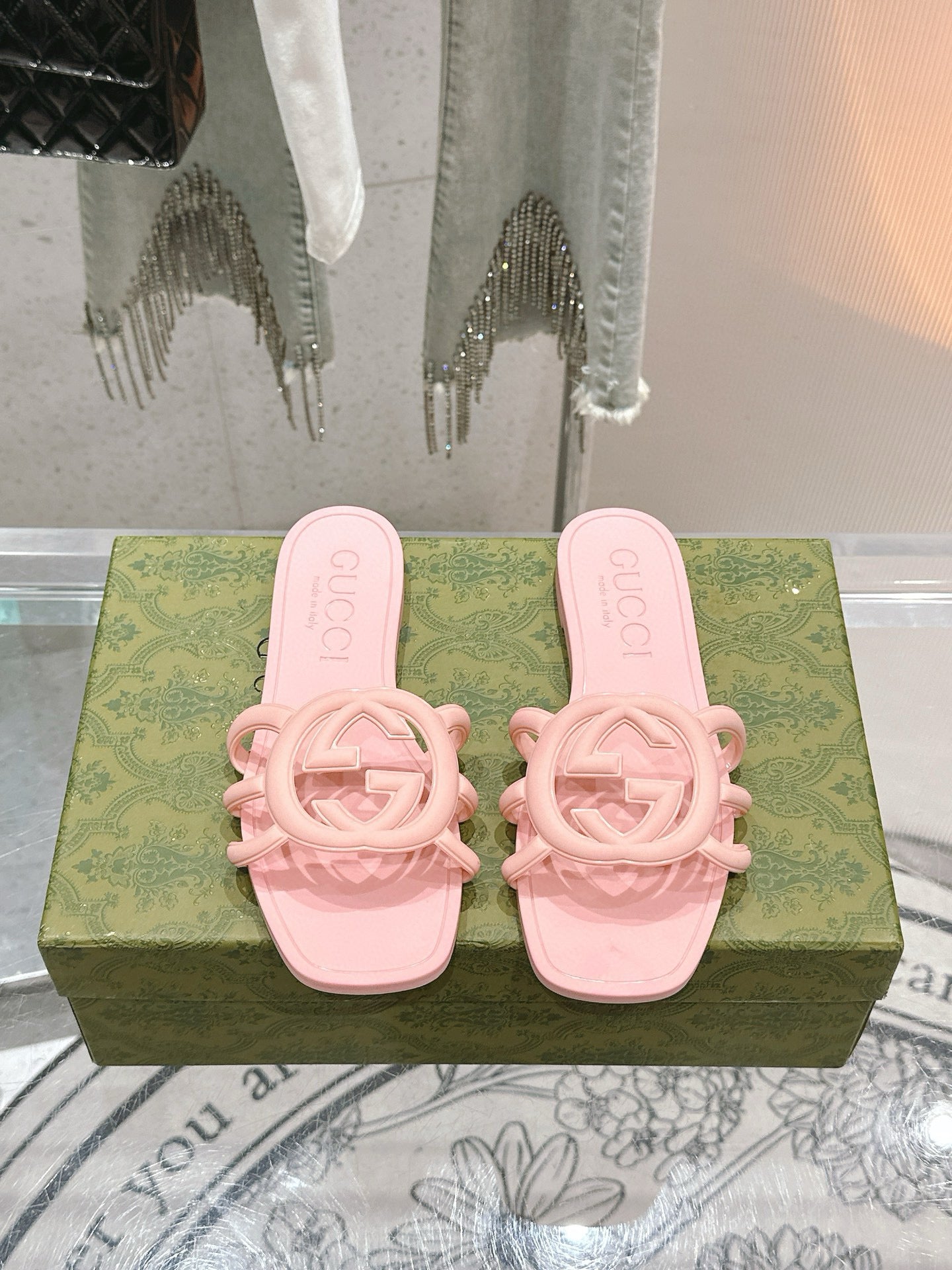 Interlocking G Slide Sandal
