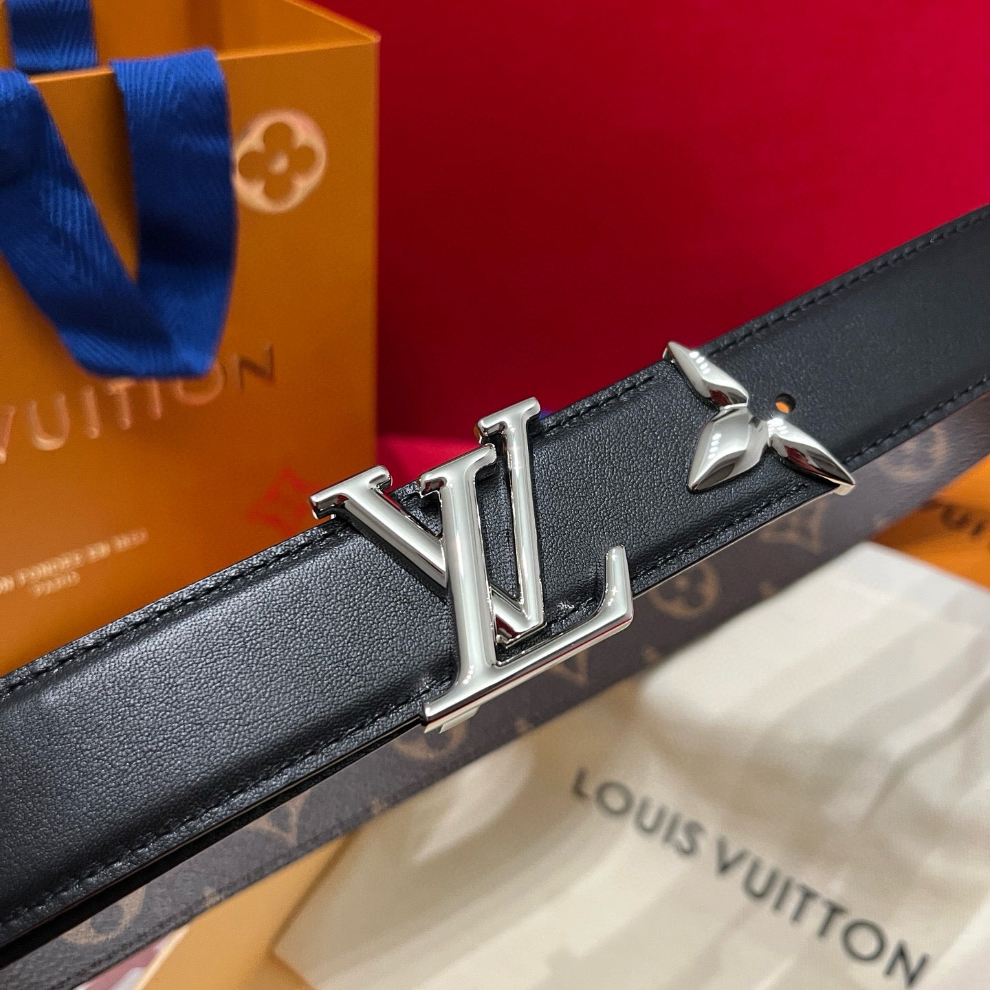 Louis Vuitton Pretty Lv 30 mm Reversible Belt