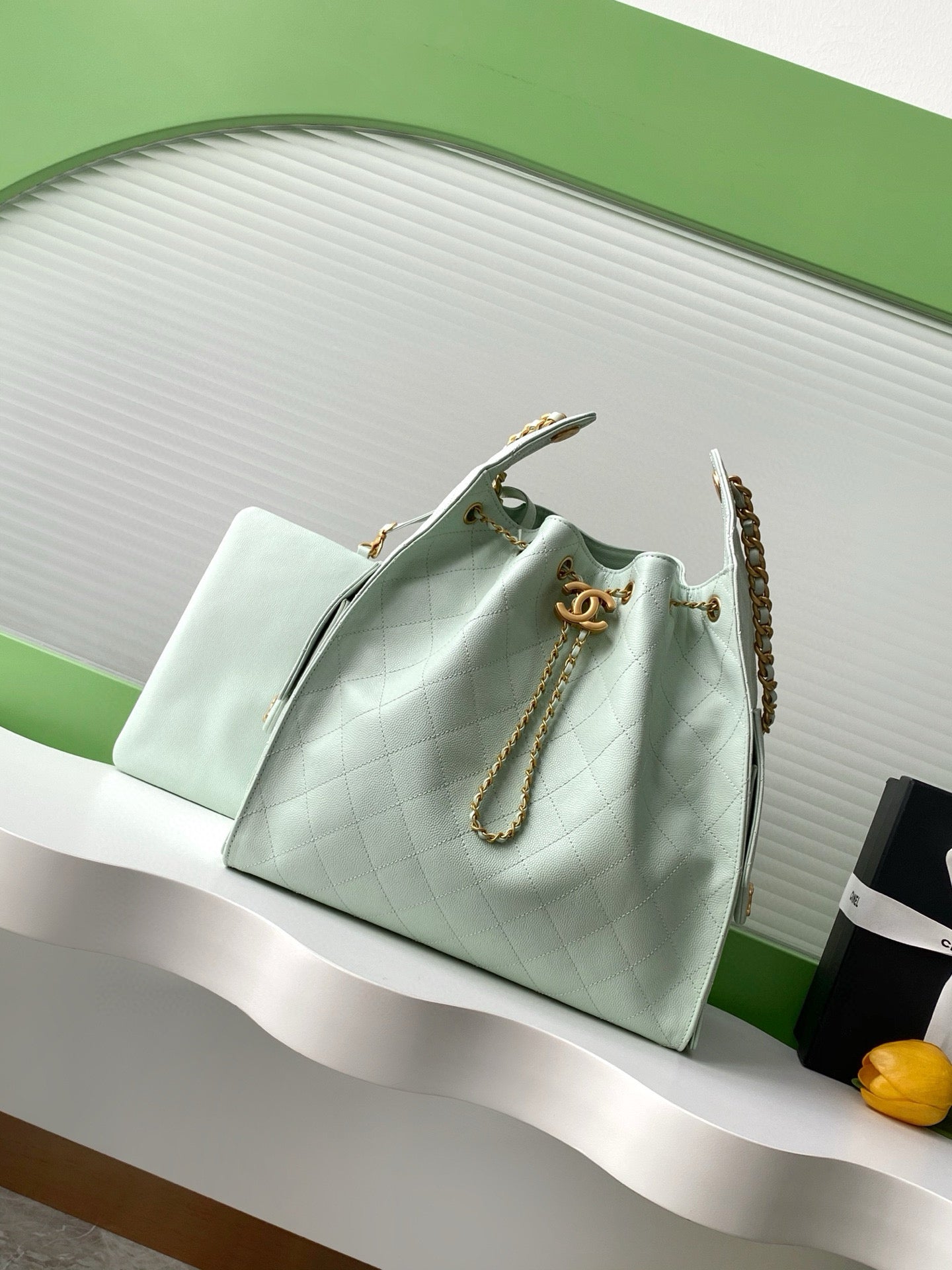 Large 25 Handbag