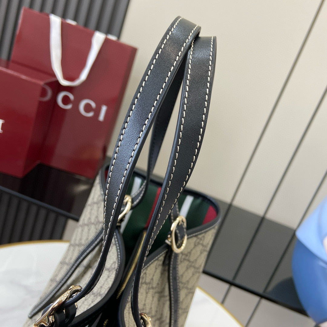 Gucci Emblem Medium Tote Bag