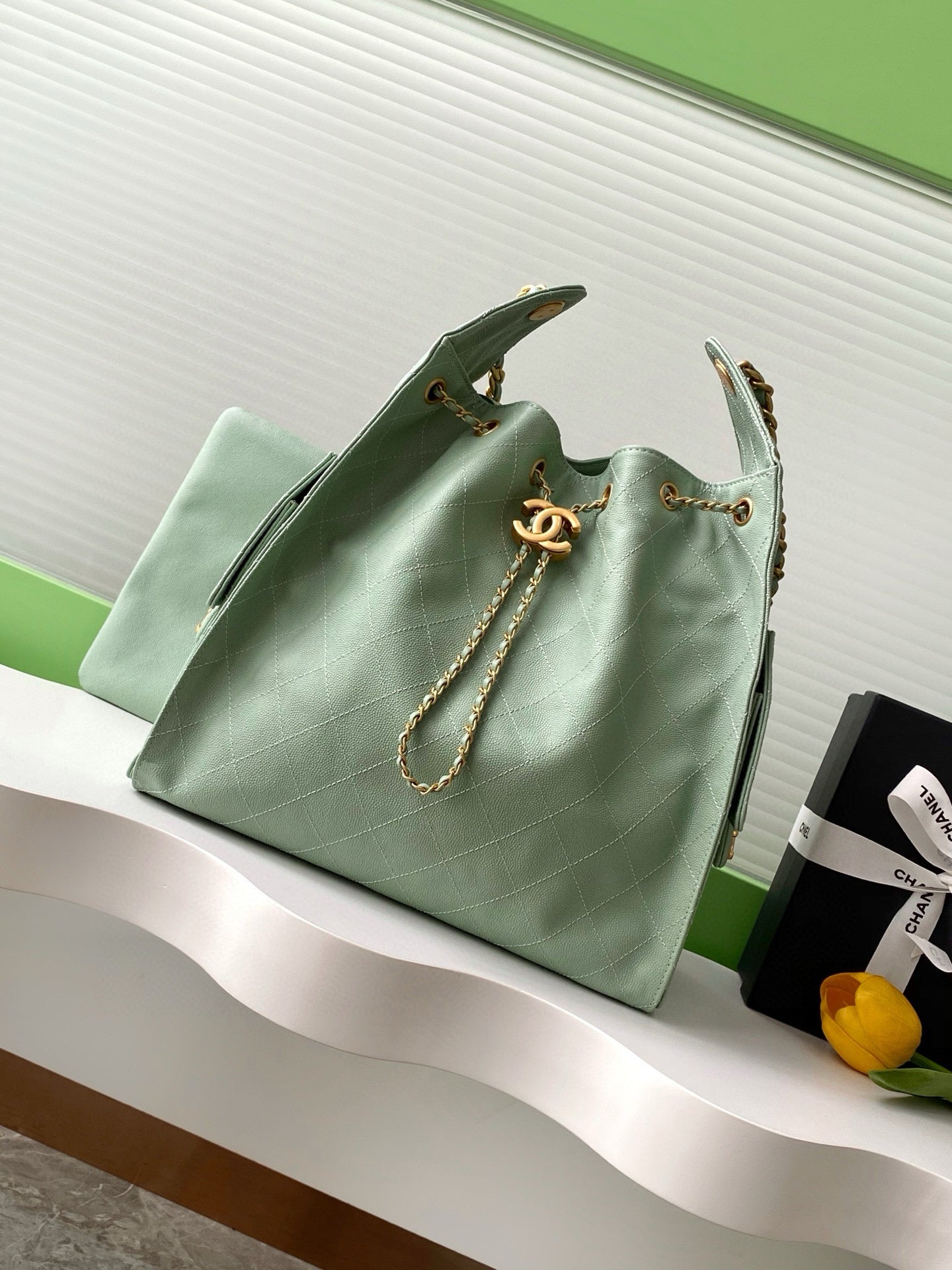 Large 25 Handbag