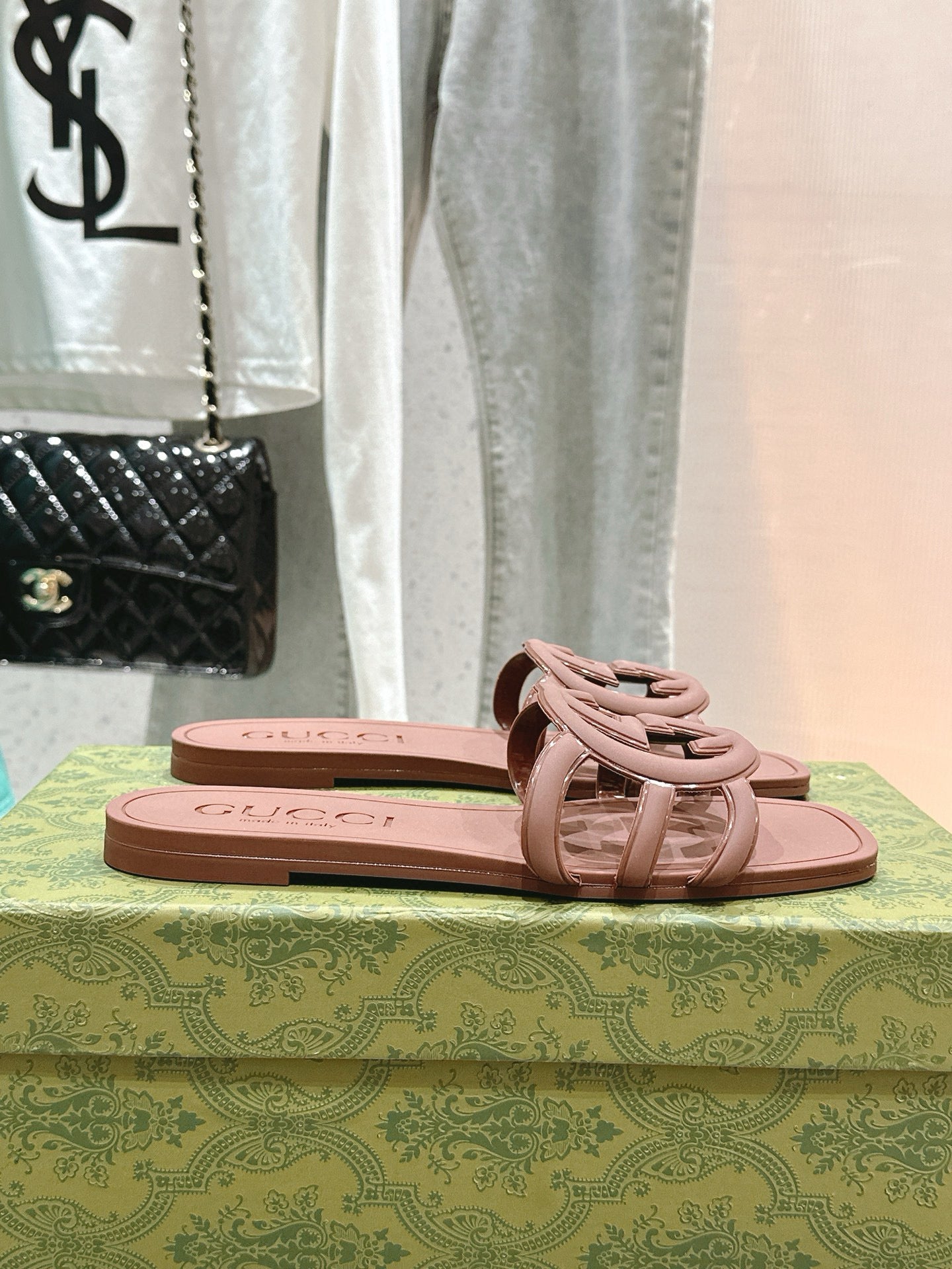 Interlocking G Slide Sandal