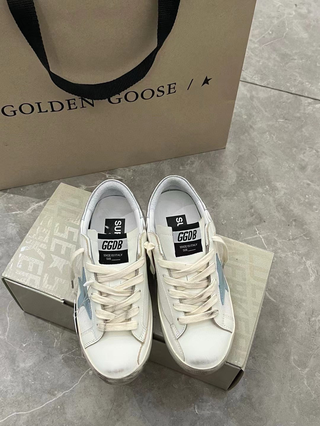 Golden Goose Sneaker