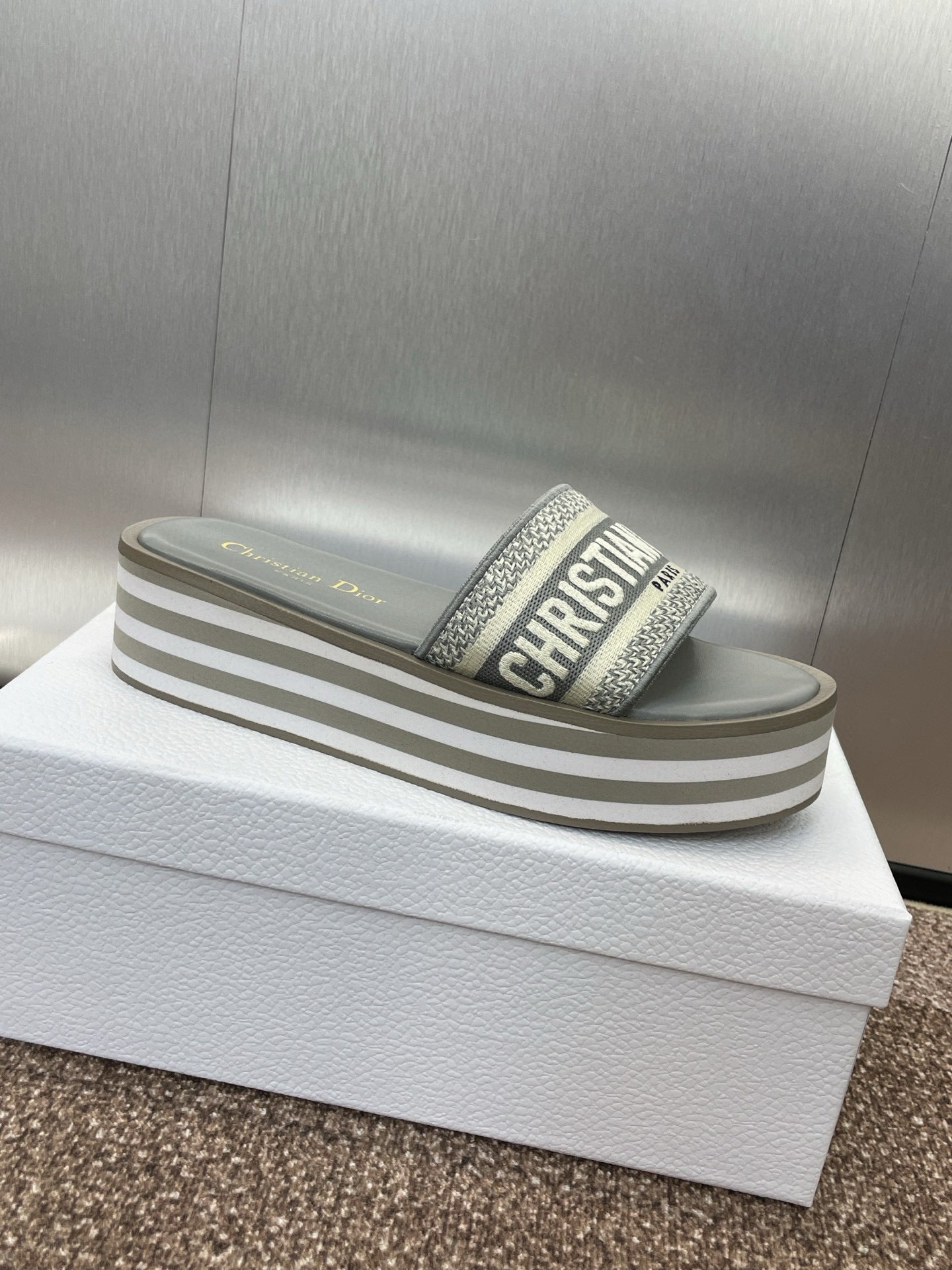 CD Ivıeta Dway Slide