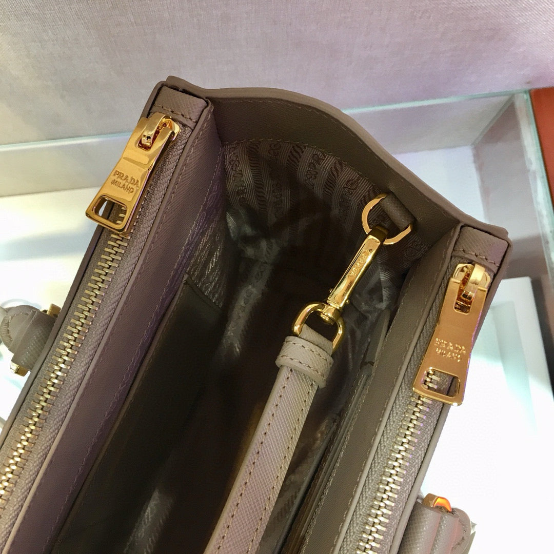 Prada Galleria Medium Saffiano