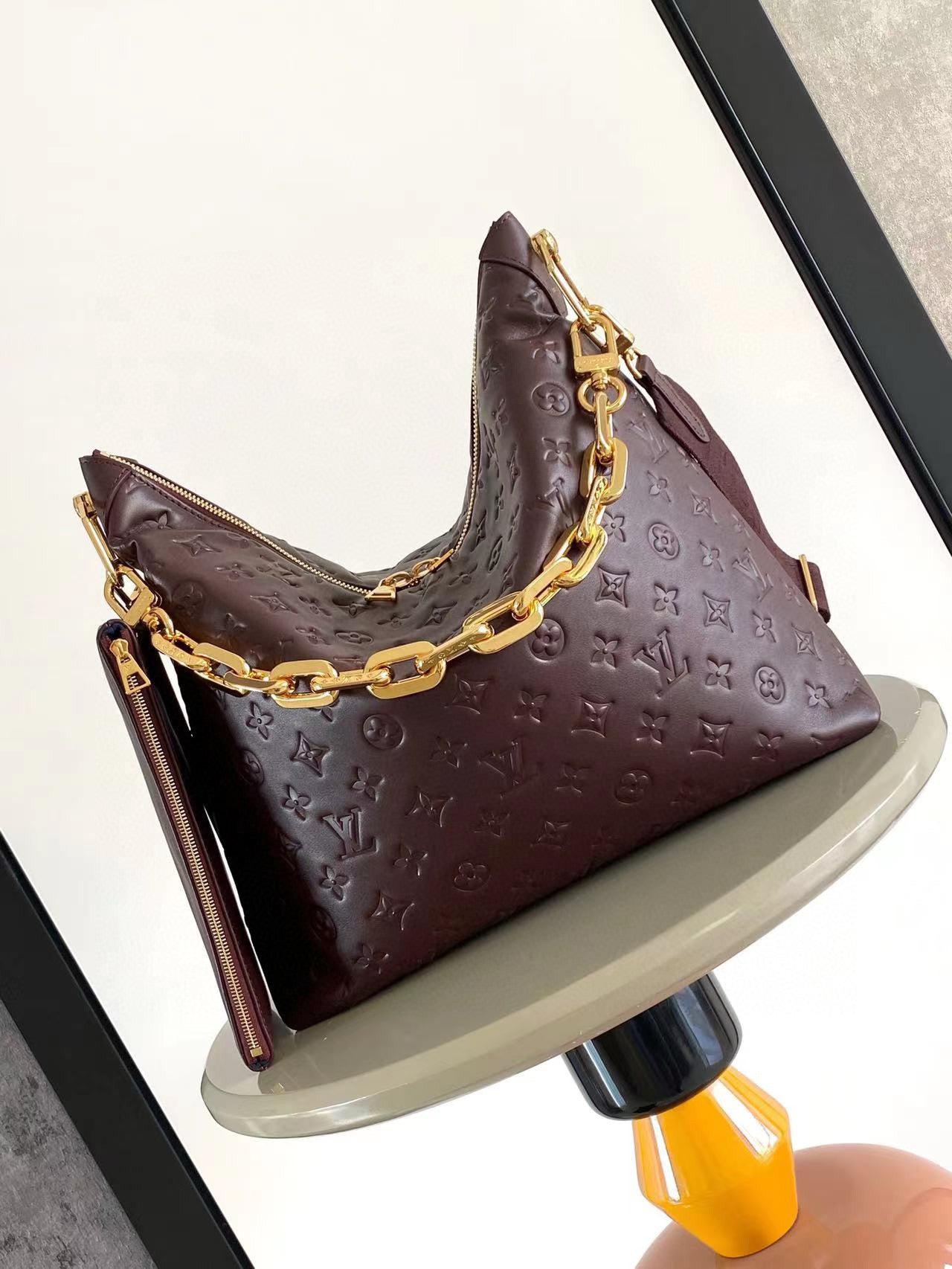 Louis Vuitton Coussin Hobo MM