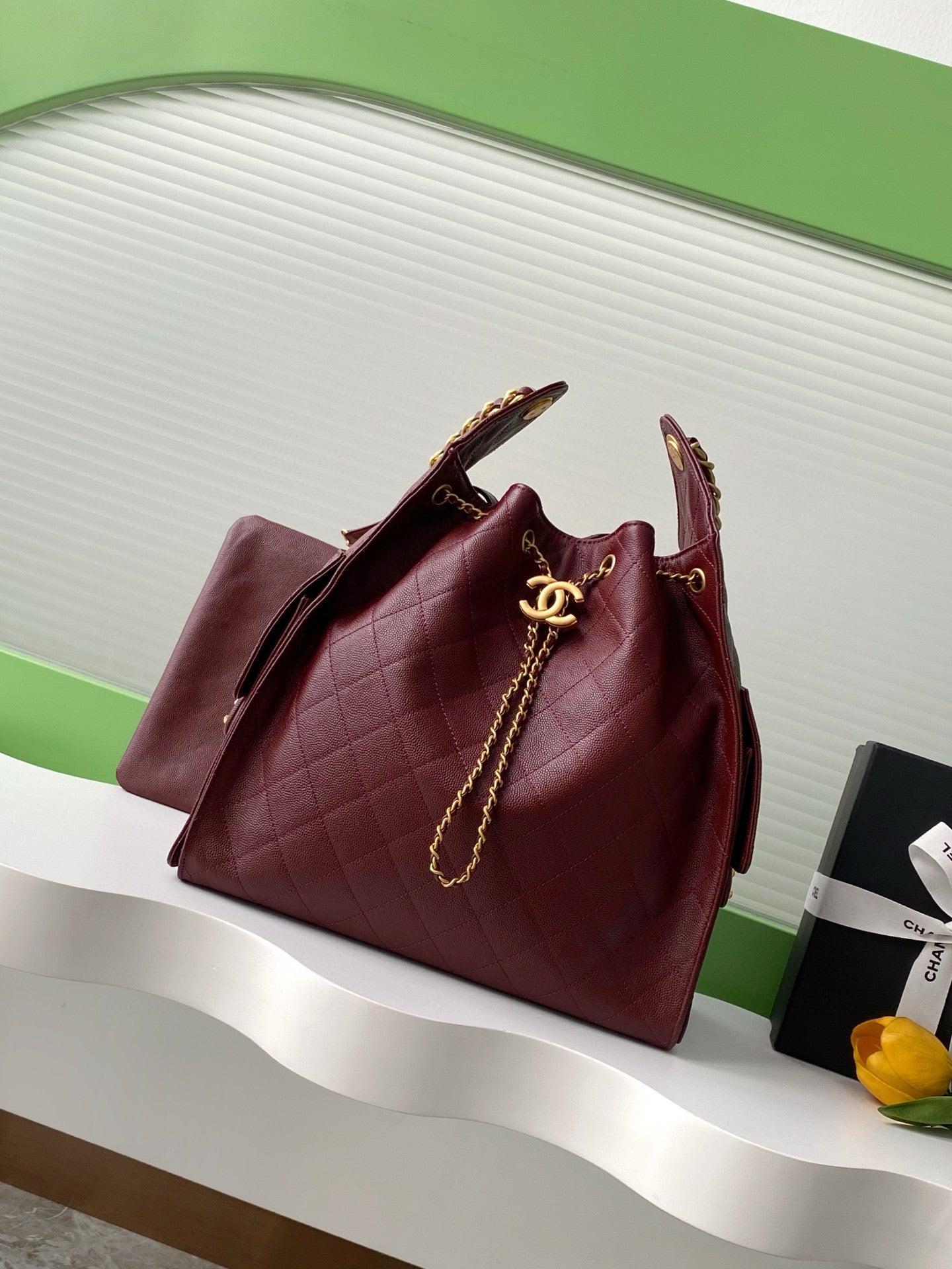 Large 25 Handbag